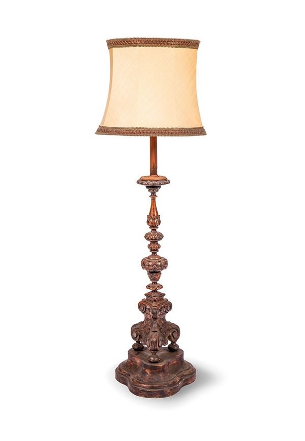 Grande candeliere in legno sco  - Asta Antiquariato, Pittura, Oggetti d'arte, Porcellana, Arte Moderna - Incanto Casa d'Aste e Galleria