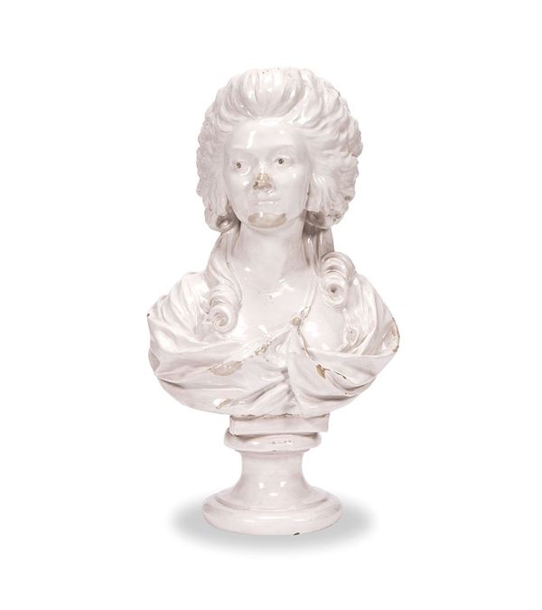 Busto in maiolica raffigurante
