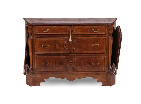 Cassettone lastronato in noce   - Asta Antiquariato, Pittura, Oggetti d'arte, Porcellana, Arte Moderna - Incanto Casa d'Aste e Galleria