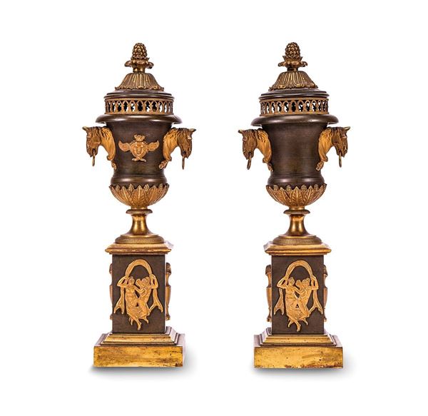 Coppia di casoulettes in bronz