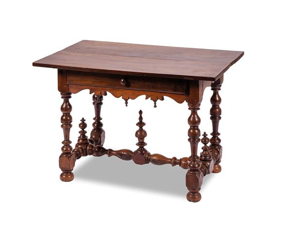 Tavolino in noce gambe e trave  - Asta Antiquariato, Pittura, Oggetti d'arte, Porcellana, Arte Moderna - Incanto Casa d'Aste e Galleria