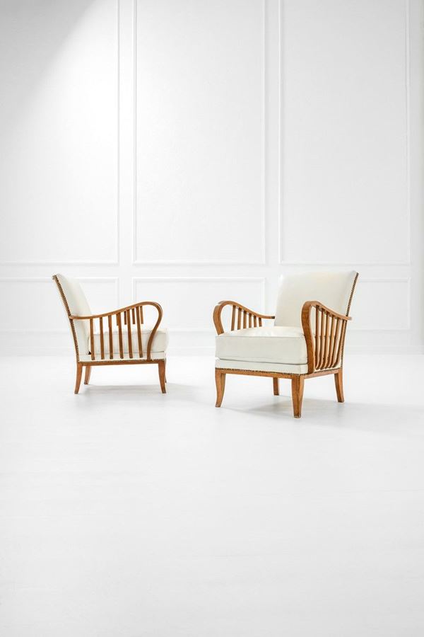 Due poltrone
Legno, tessuto.
  - Asta Design, Winter Sale - Incanto Casa d'Aste e Galleria