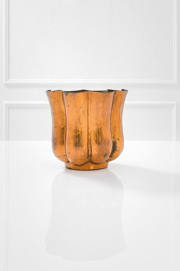 Gio Ponti (attr.) - Vaso
Rame sbalzato.
Esecuzio