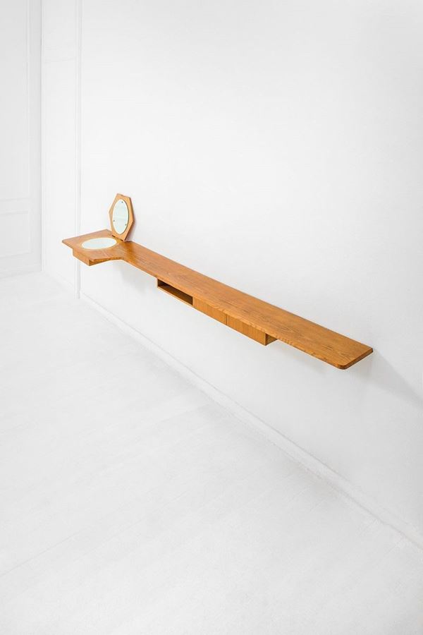 Grande console sospesa con spe