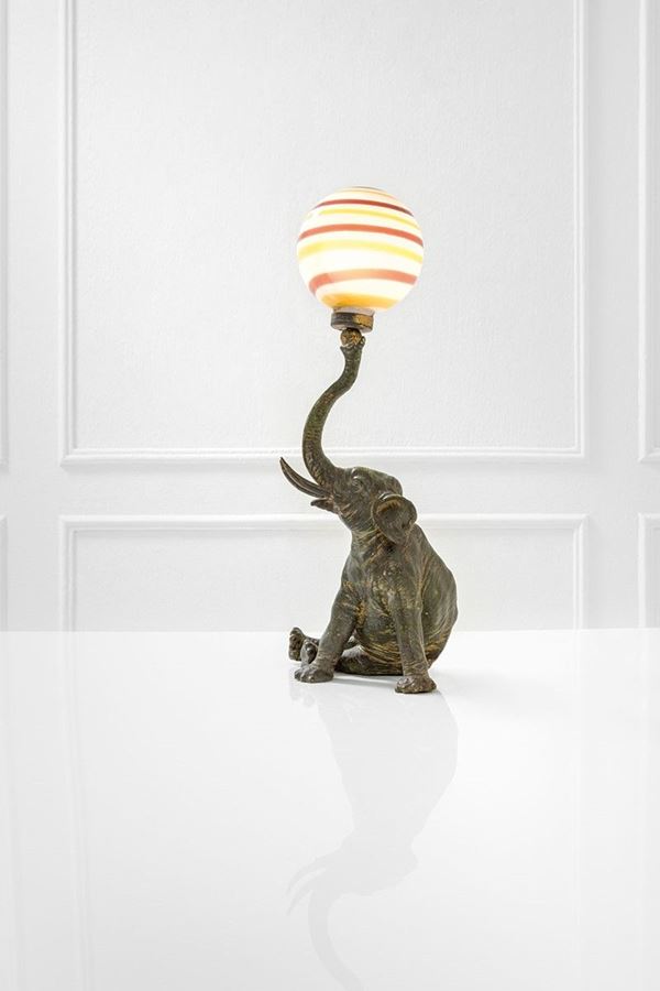 Lampada da tavolo
Fusione di 