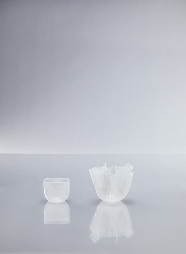 Carlo Scarpa,Fulvio Bianconi - Piccola coppa a mezza filigrana e vaso a fazzoletto in vetro zanfirico