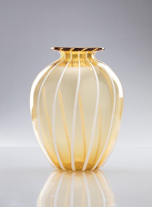 Napoleone Martinuzzi - Vaso in vetro ambra