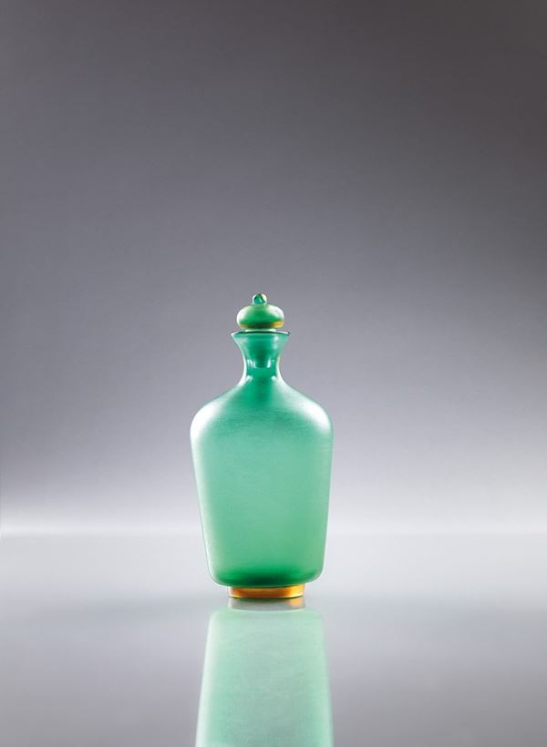Paolo Venini - Bottiglia della serie incisi in vetro verde