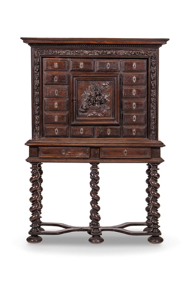 Stipo in noce, XVII secolo  - Asta Antiquariato e Arti Decorative - Incanto Casa d'Aste e Galleria