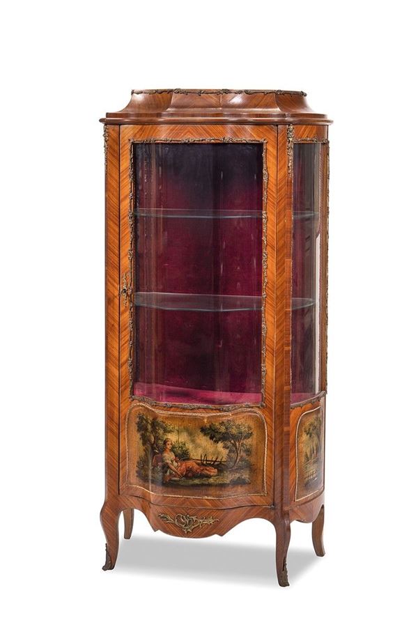 Vetrina di forma mossa, XX secolo  - Auction Antiques and Decorative Arts - Incanto Casa d'Aste e Galleria