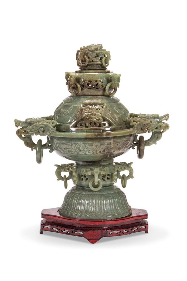 Incensiere in giadeite, XIX-XX secolo  - Asta Antiquariato e Arti Decorative - Incanto Casa d'Aste e Galleria
