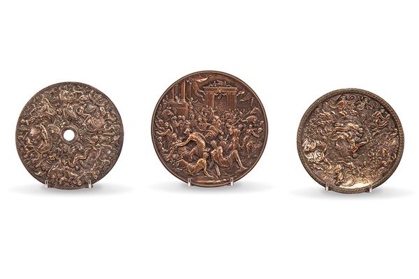 Tre antiche placche in rame sbalzato.  - Auction Antiques, Session 2 - II - Incanto Casa d'Aste e Galleria