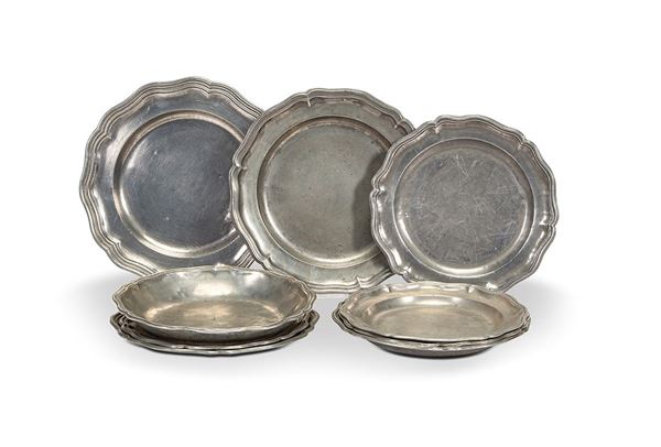 Lotto composto da nove piatti in peltro, XVIII secolo.  - Auction Antiques, Works of Art and Decorative Objects - Incanto Casa d'Aste e Galleria