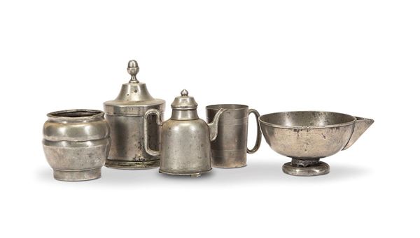 Lotto composto da cinque oggetti in peltro, XIX secolo  - Auction Antiques, Works of Art and Decorative Objects - Incanto Casa d'Aste e Galleria