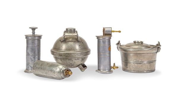 Lotto composto da cinque oggetti in peltro, XIX secolo  - Auction Antiques, Works of Art and Decorative Objects - Incanto Casa d'Aste e Galleria