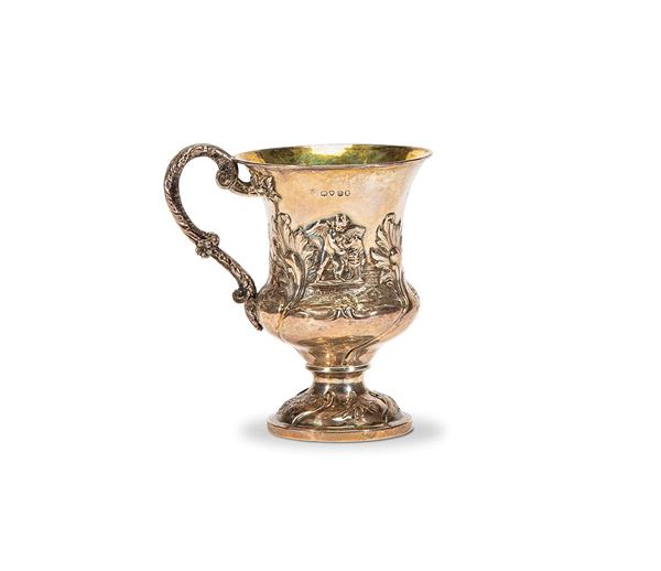 Boccale in argento sbalzato. Londra, 1833