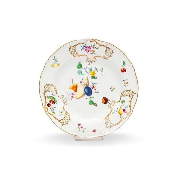Piatto in porcellana. Meissen, XVIII secolo