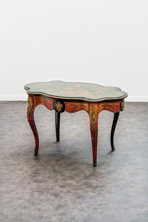 Tavolo di forma ovale impialla  - Asta Antiquariato - Incanto Casa d'Aste e Galleria