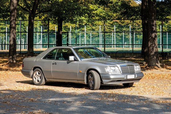 Mercedes - 200 CE