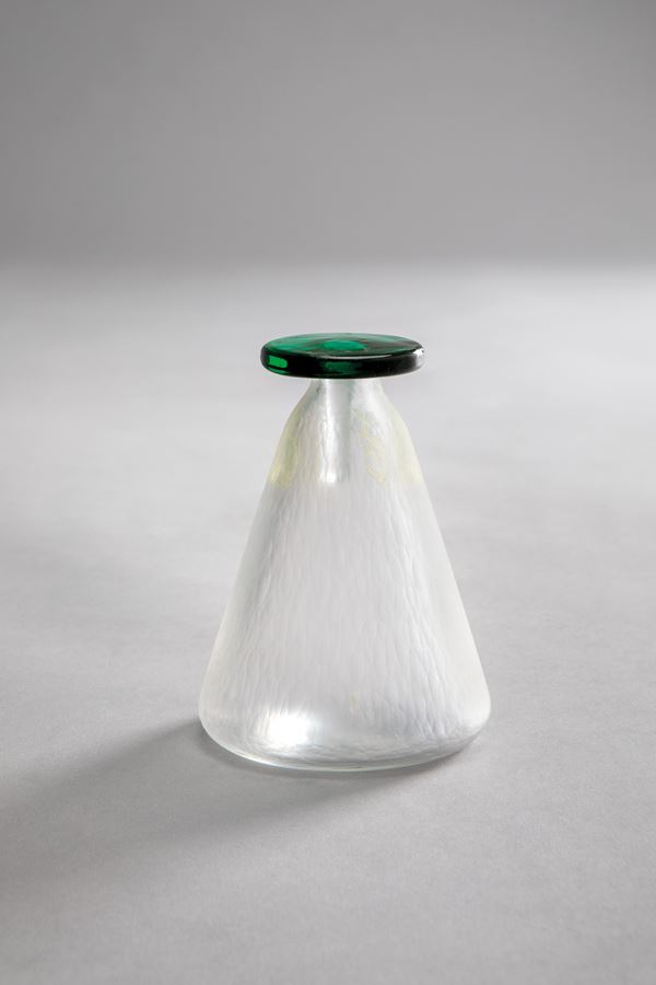 Laura Diaz De Santillana : Vaso con grande tappo verde  - Auction Important Murano Glass from a Private Collection - Incanto Casa d'Aste e Galleria