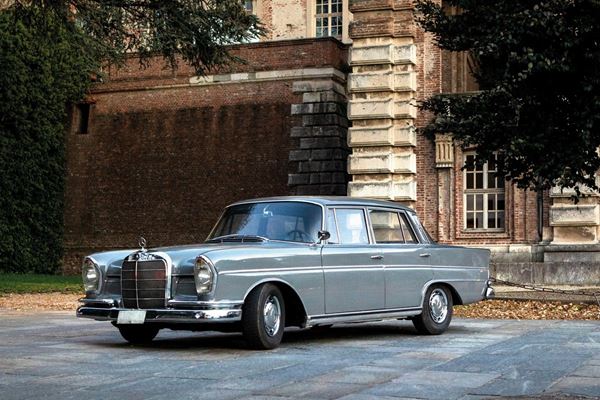 Mercedes - 300 SEL