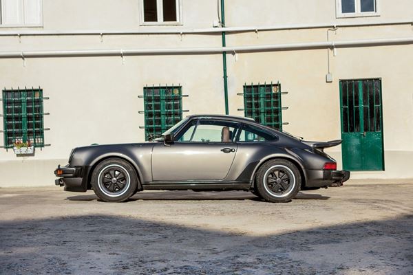 Porsche - 930 Turbo (911 Turbo)