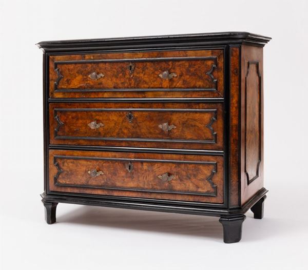 Comò a tre cassetti  - Asta Antiquariato - Incanto Casa d'Aste e Galleria