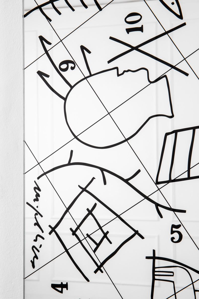 Mimmo Paladino - Specchio Mirror con disegno a teste e numeri