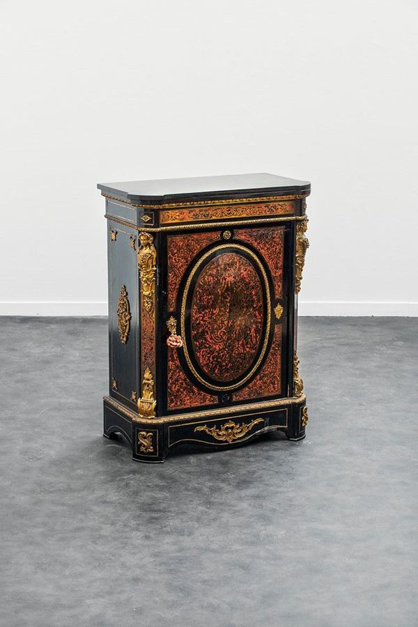 Credenzina impiallacciata ed i  - Auction Antiquariato - Incanto Casa d'Aste e Galleria
