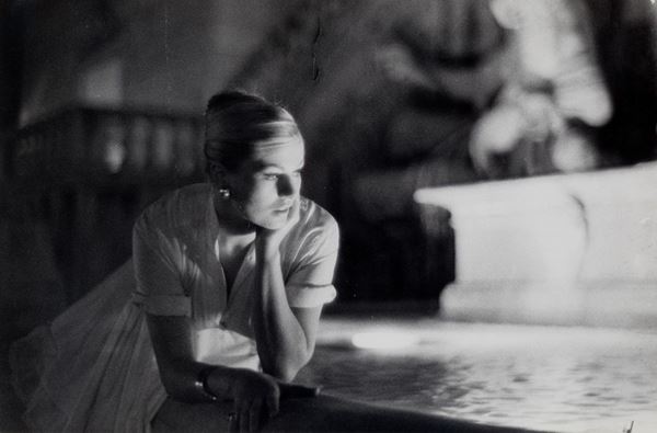 Pierluigi Praturlon - Anita Ekberg posa alla fontana