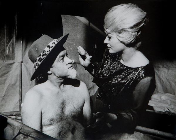 Pierluigi Praturlon - Anita Ekberg con Bob Hope sul 