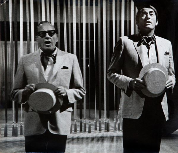 Pierluigi Praturlon - Gregory Peck canta con Jack Be