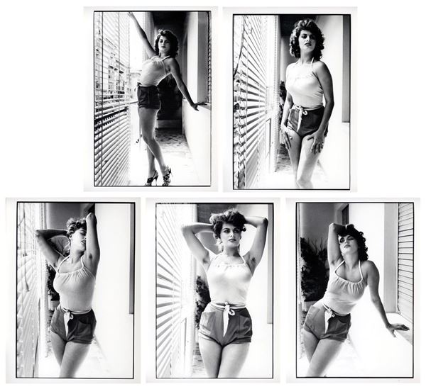 Pierluigi Praturlon : Sofia Loren in posa, cinque sc  - Asta Fotografia - Incanto Casa d'Aste e Galleria