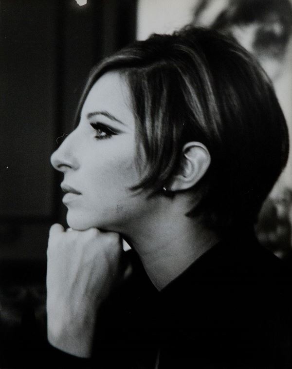 Pierluigi Praturlon : Barbara Streisand di profilo
  - Asta Fotografia - Incanto Casa d'Aste e Galleria