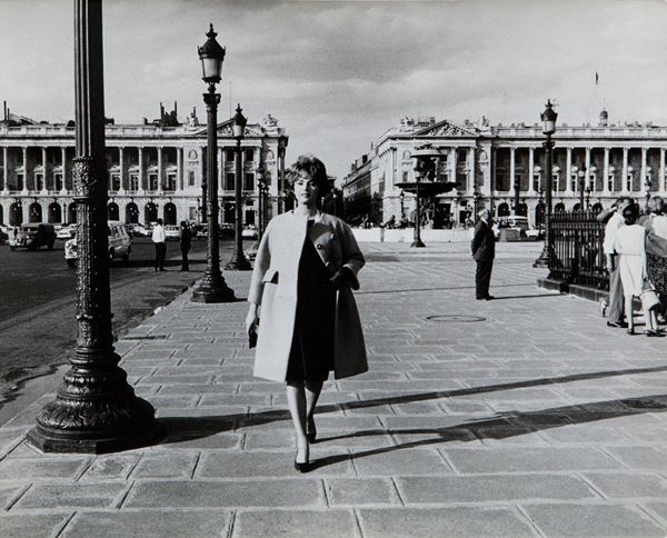 Pierluigi Praturlon - Sylva Koscina passeggia a Pari