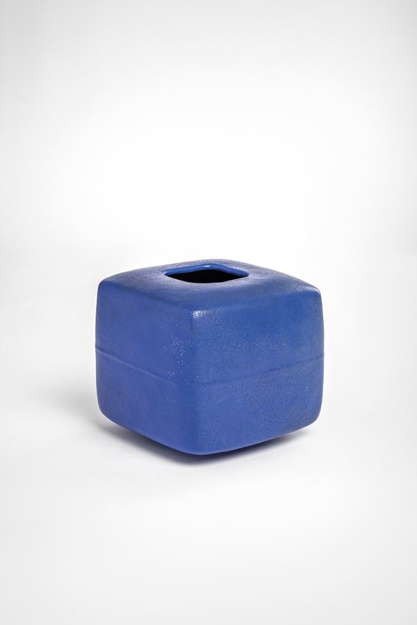 Alessio Tasca - Vaso cubico blu