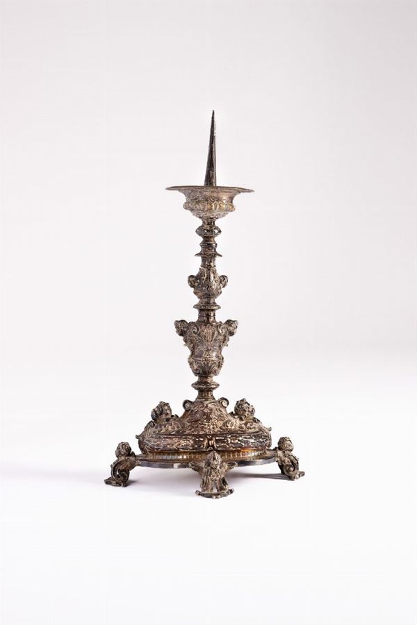 Candeliere in metallo argentato - XVIII sec.  - Auction Antiques - Incanto Casa d'Aste e Galleria