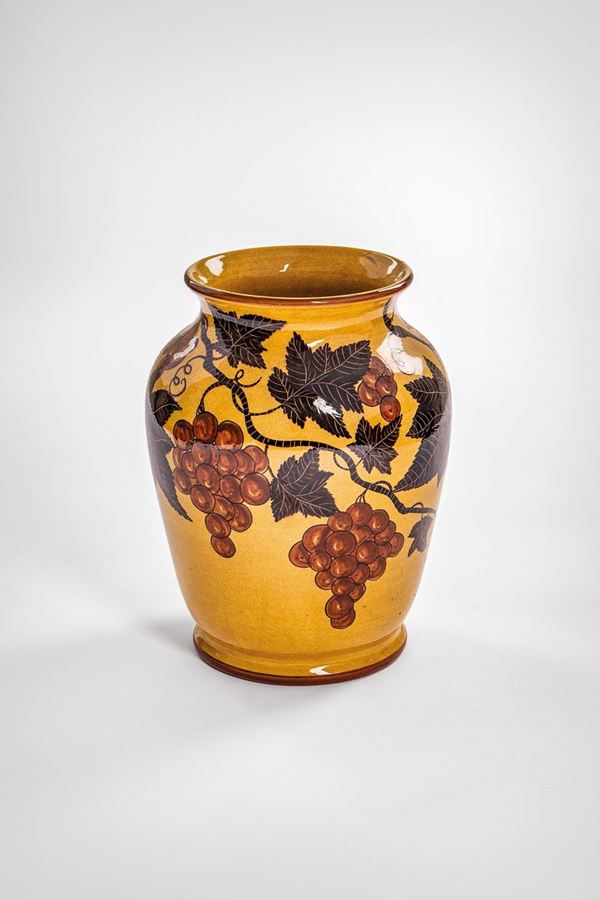 La Fenice - Vaso con tralci d'uva