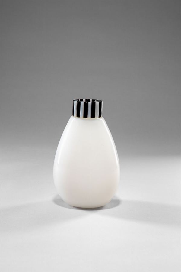 Marcello Furlan - Vaso lattimo con colletto a canne