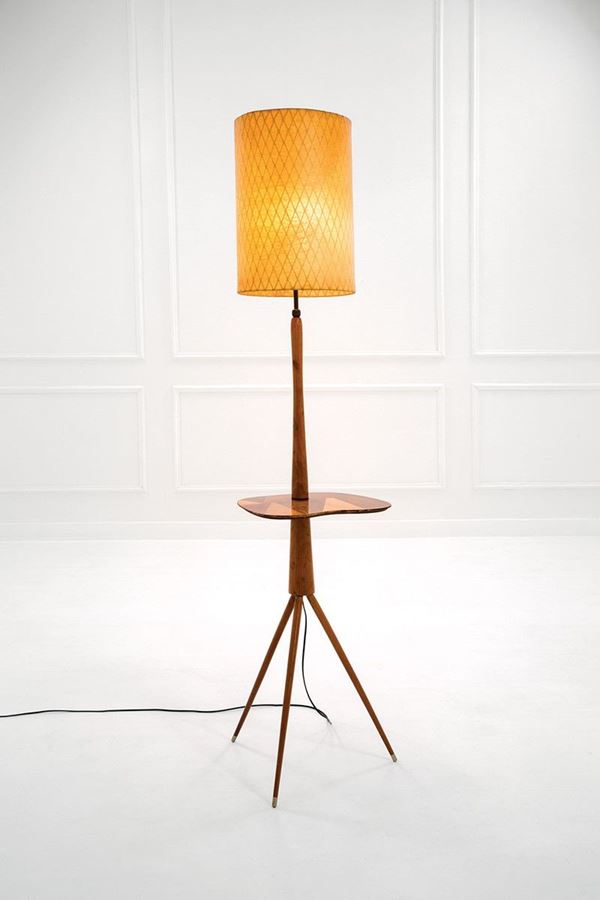 Lampada da terra
Legno di fra