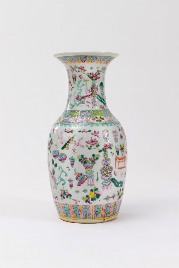 Vaso in porcellana bianca a fiori - Cina XIX sec.  - Auction Antiques - Incanto Casa d'Aste e Galleria
