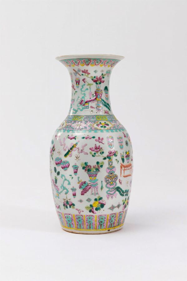 Vaso in porcellana bianca a fiori - Cina XIX sec.