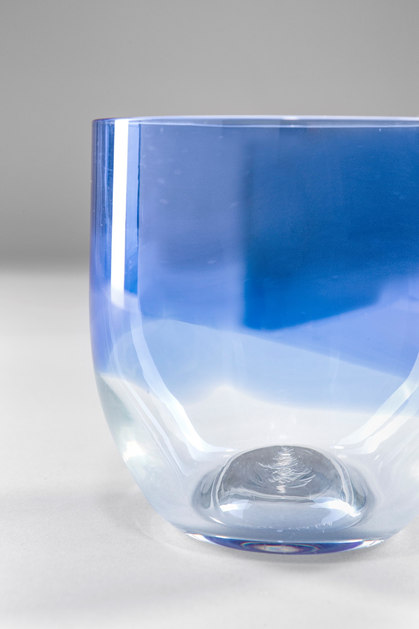 Vaso con fascia irregolare