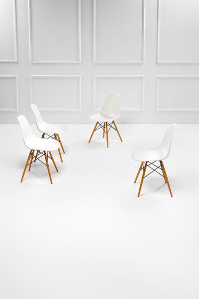 Quattro sedie modello Plastic Side Chair, 2014