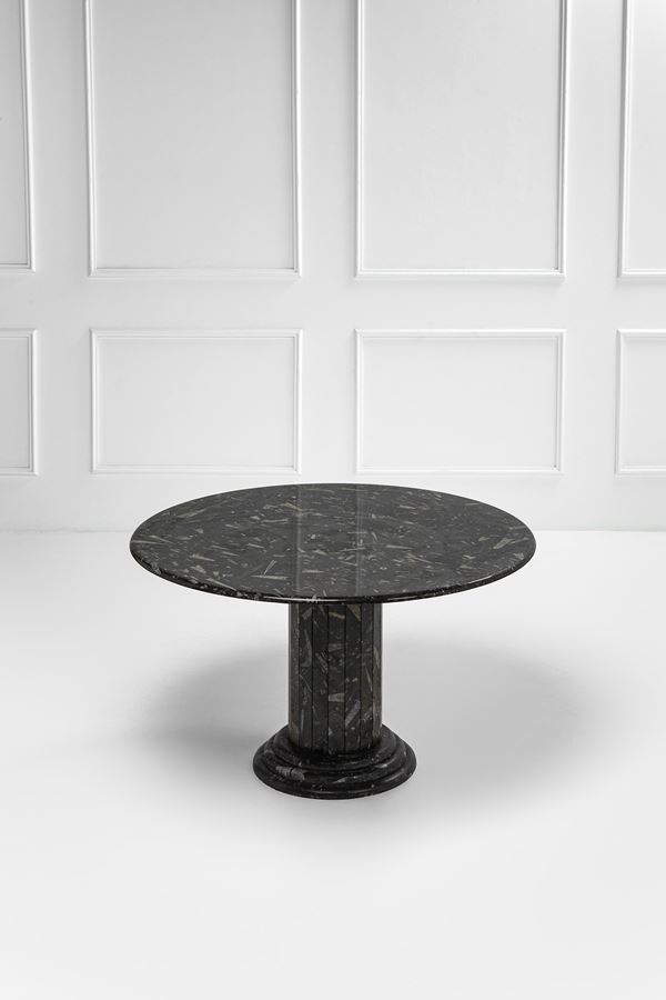 Tavolo in marmo nero fossile