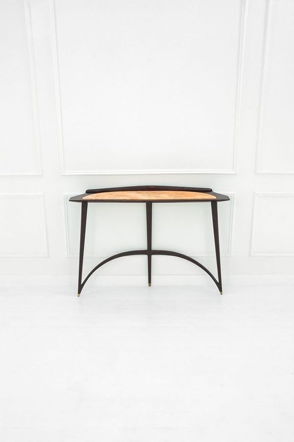 Console
Legno laccato mogano,