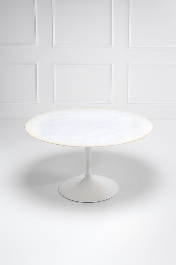 Eero Saarinen - Tavolo mod. Tulip della collezione Pedestal