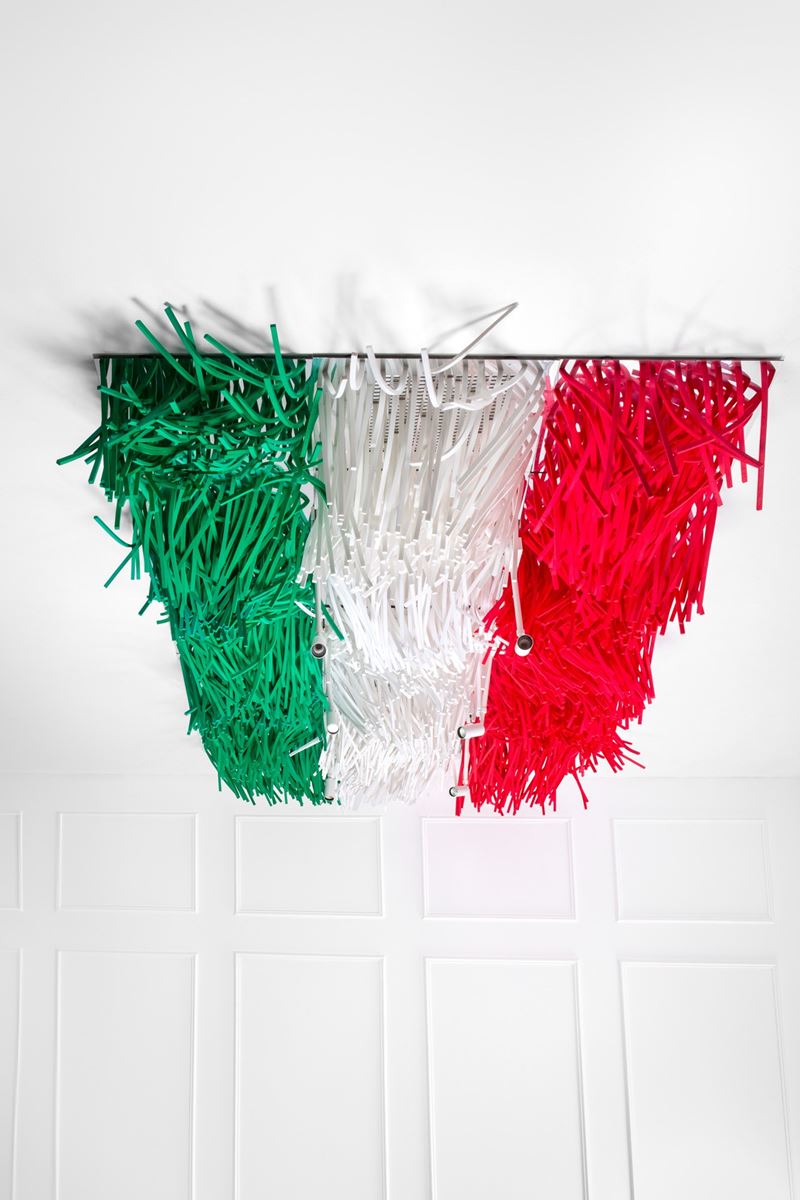 Installazione da soffitto con illuminazione Flos