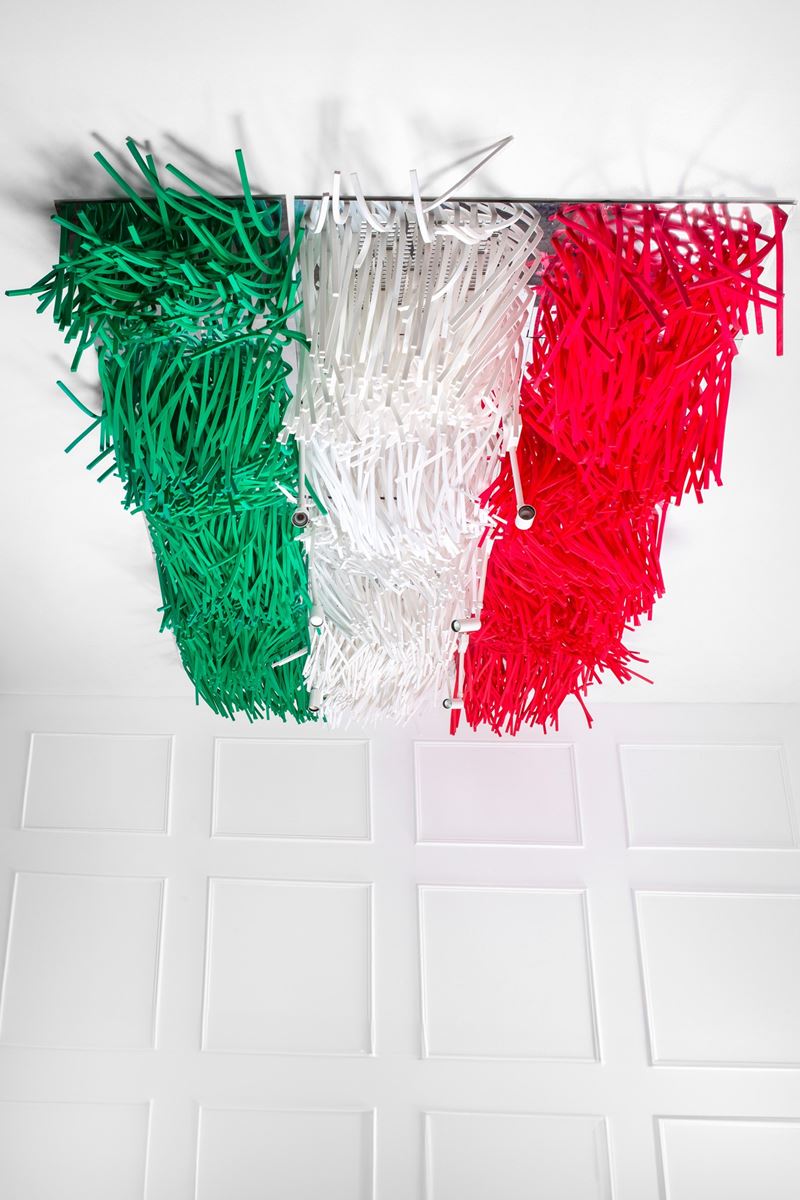 Installazione da soffitto con illuminazione Flos