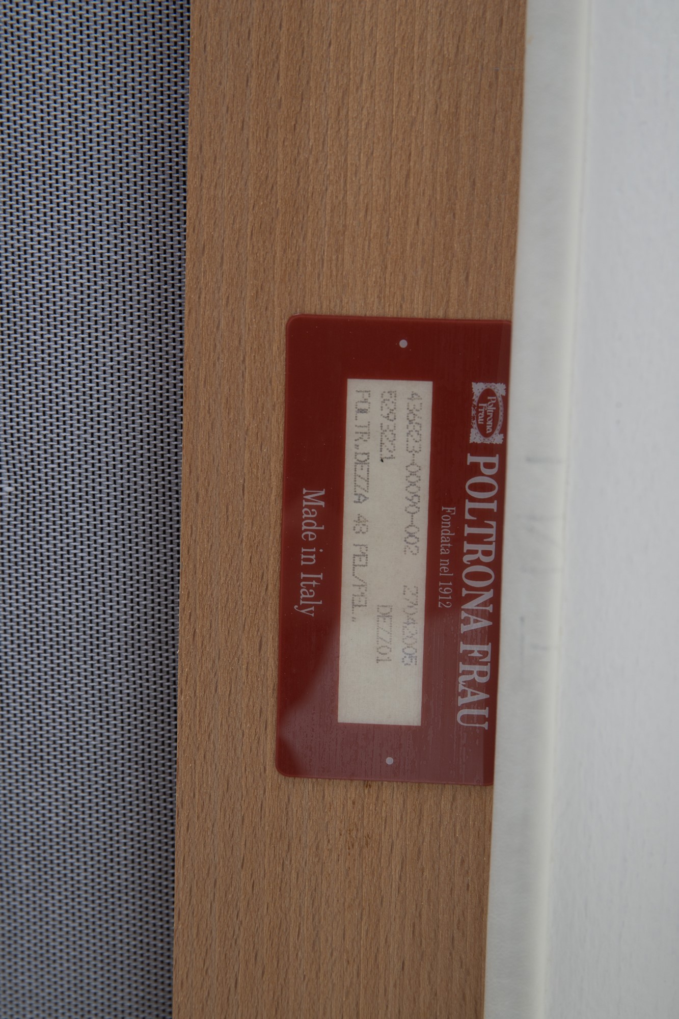 Poltrona mod. Dezza 48